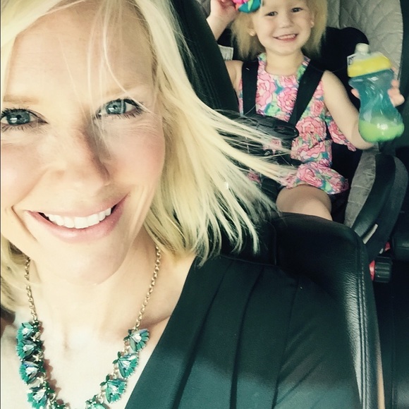 Meet your Posher, Lauren - Picture 1 of 1