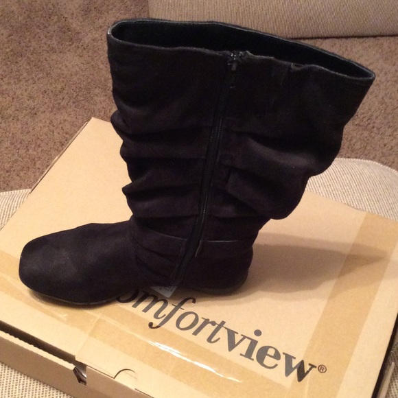 Black slouch boots