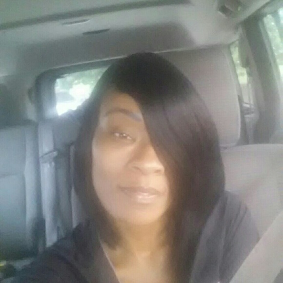 Meet your Posher, Rissa - Picture 2 of 3