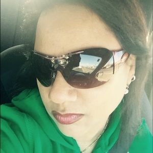 Authentic Gucci beautiful Sun Glasses