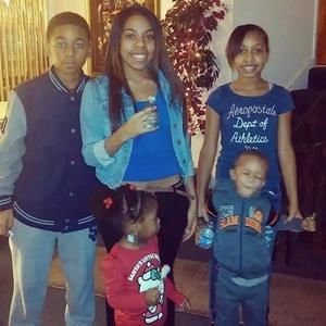 Meet your Posher, Joi