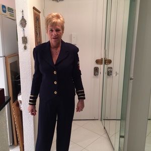 Meet your Posher, Hana