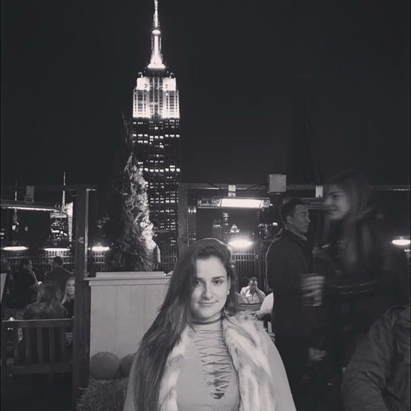 Meet your Posher, Jessica - Picture 3 of 4