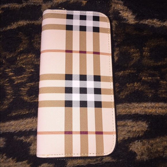 Plaid wallet