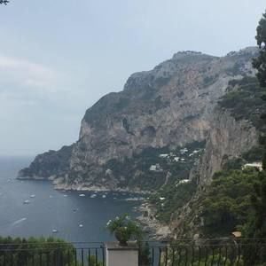 Meet your Posher, Carrie