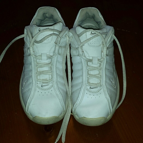 Nike Size 7Y  Women's 8.5
