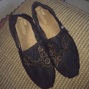 ✨💙 BLACK CROCHET TOMS SIZE WOMENS 10 💙✨