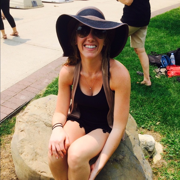 Meet your Posher, Danielle