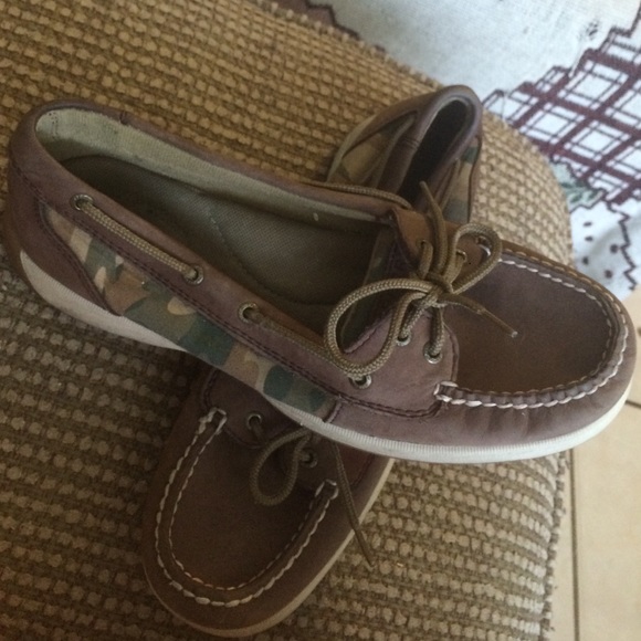 ARMY CAMO SPERRYS SIZE 9.5💚💚💚