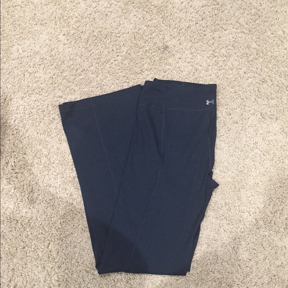 Under Armour black boot cut work out pants. Size L