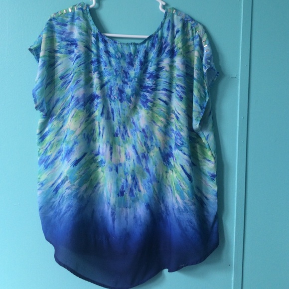 pretty blouse - Picture 3 of 3