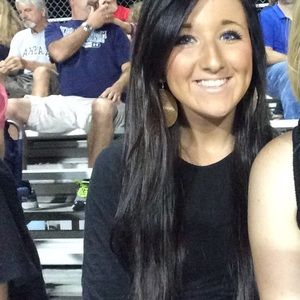 Meet your Posher, Kayla