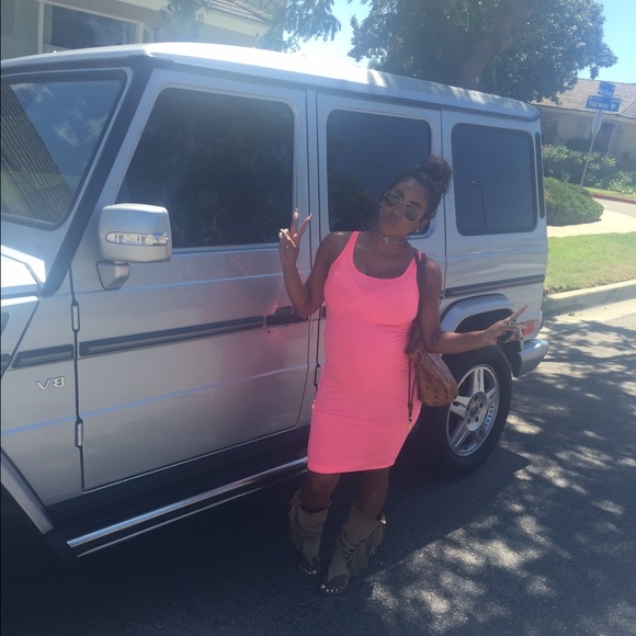 🌺 Meet your Posher! 🌺 - Picture 1 of 1