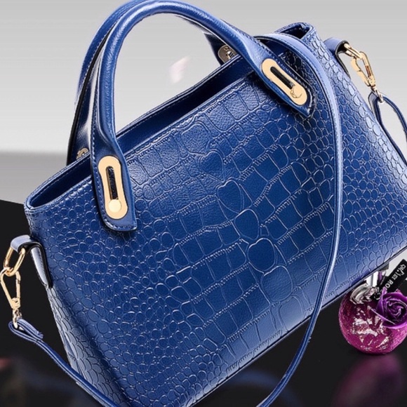 Three Piece Purse Set - Picture 2 of 5