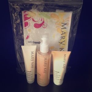 Mary Kay Satin Hands set