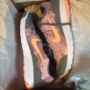 Brand new Nike free runs