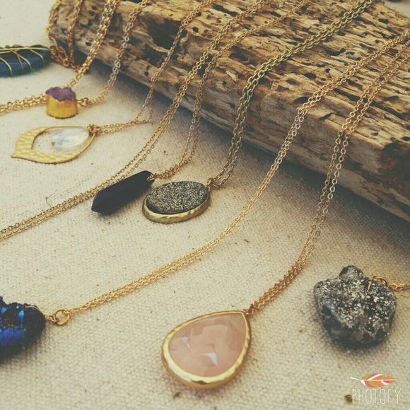 Assorted stone & druzy necklaces available - Picture 1 of 1