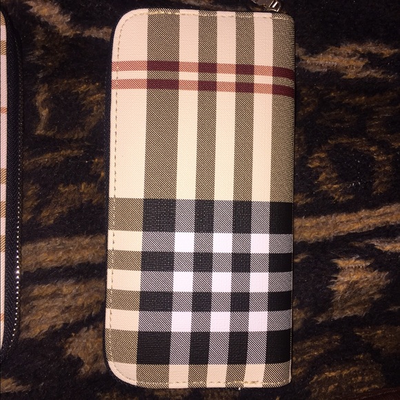 Plaid wallet