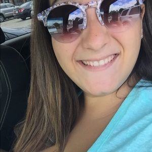 Meet your Posher, Nikole