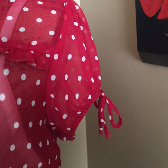 🚫SOLD🚫 RED WITH WHITE POLKA DOT SHEER TOP - Picture 3 of 4