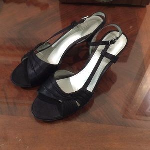Liz Claiborne 8M Heels