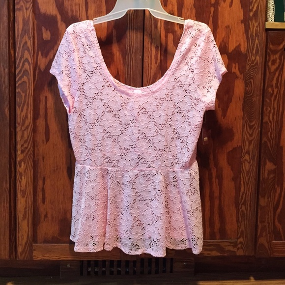 Pink lace blouse - Picture 1 of 1