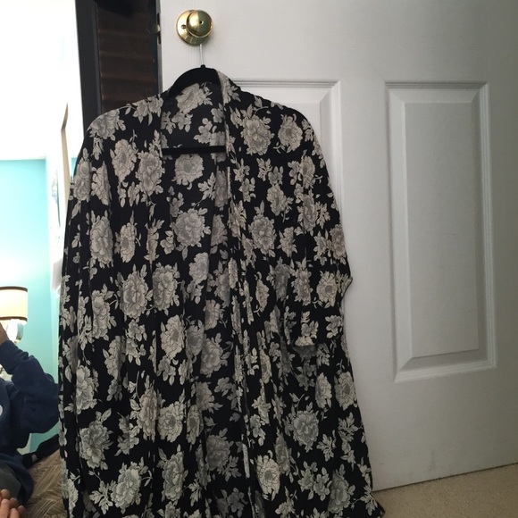Brandy Melville Kimono