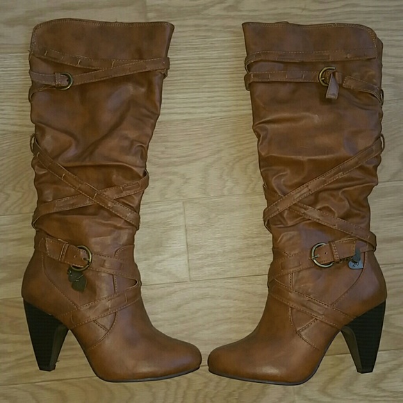 Qupid cognac boots