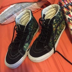 Sk8 hi vans. Multi color