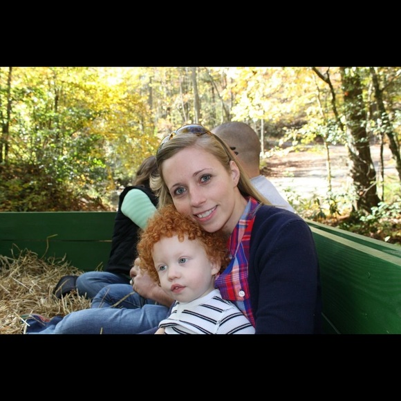 Meet your Posher, Juliana - Picture 4 of 4