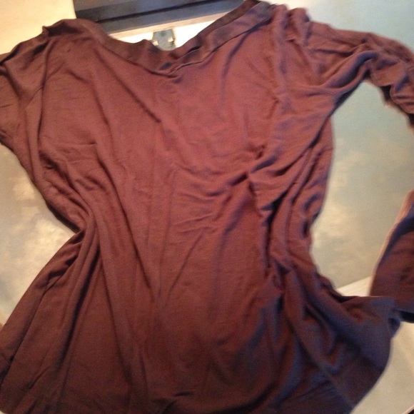 Banana Republic brown double V top very soft