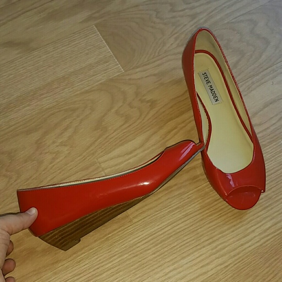 Steve Madden red peep toe wedges