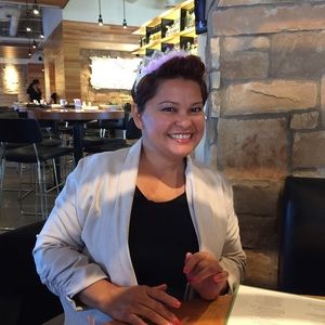 Meet your Posher, Claudia