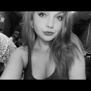 Meet your Posher, Corrine