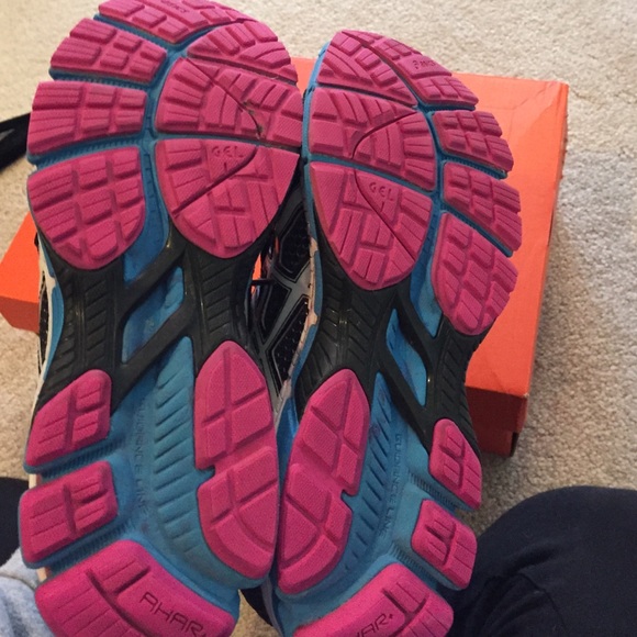 Running shoes - Picture 3 of 3