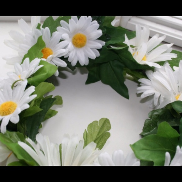 ⛔️SOLD ON ETSY⛔️ Pretty Boho Flower Crown - Picture 2 of 2