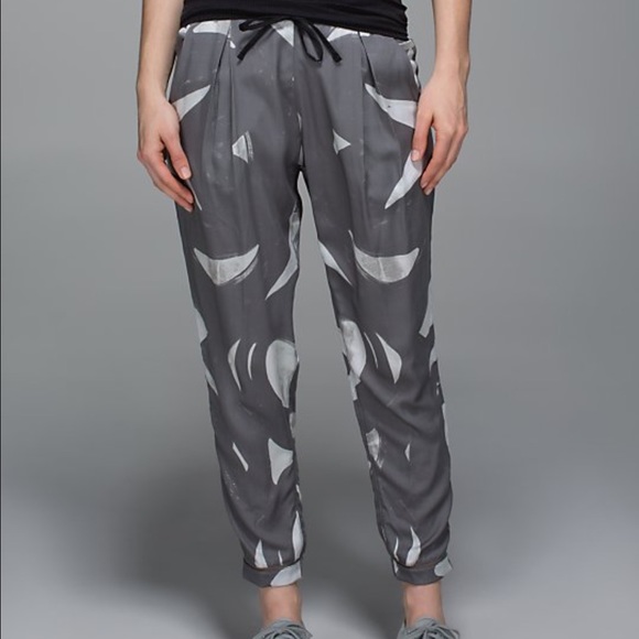 🔹Lululemon city joggers NWT🔹