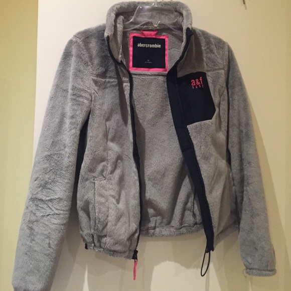 northface type grey jacket