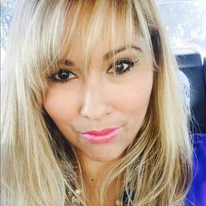 Meet your Posher, Vicky