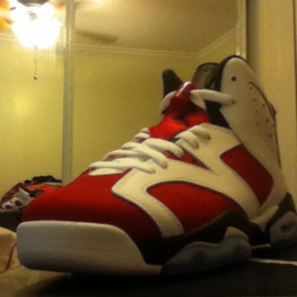 Dead stock Air Jordan 6 retro Carmine's
