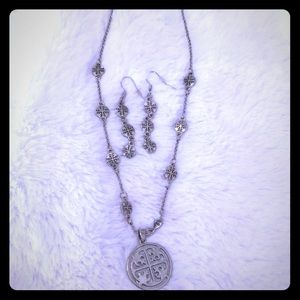 18" Necklace & Earrings