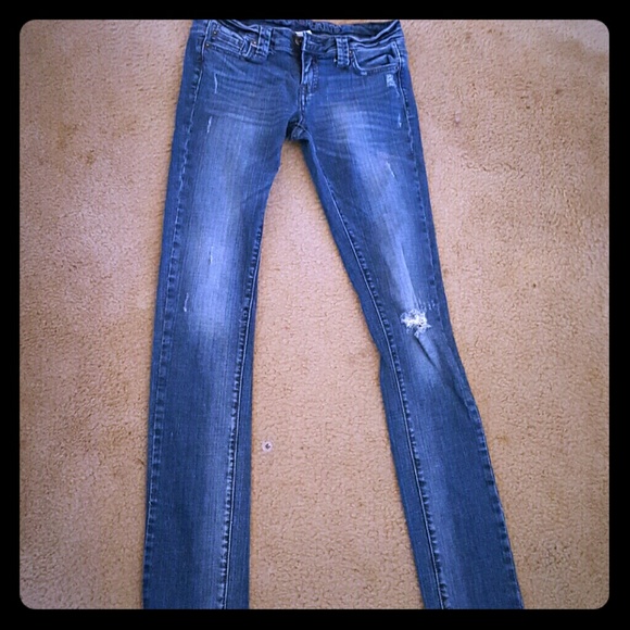 Size 3 distressed skinny jeans