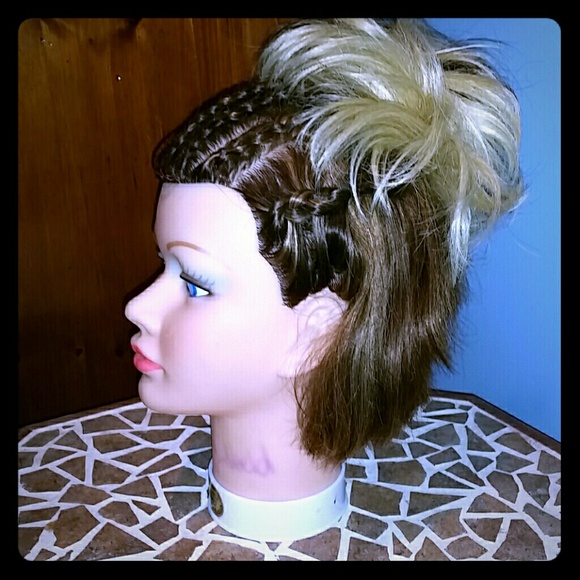 Blonge hair extensions pony tail wrap