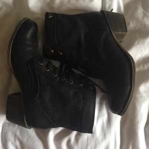 Roxy Boots
