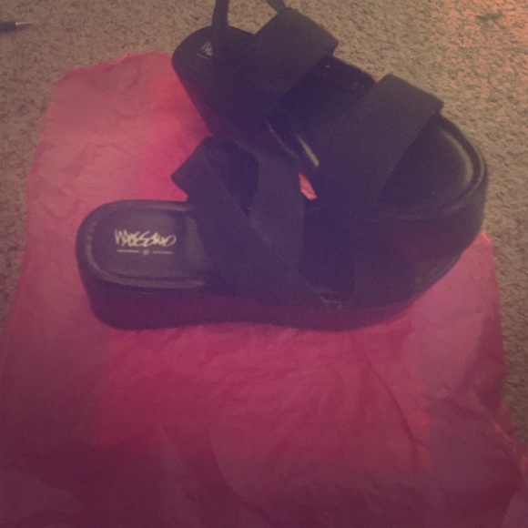 Platform shoes
