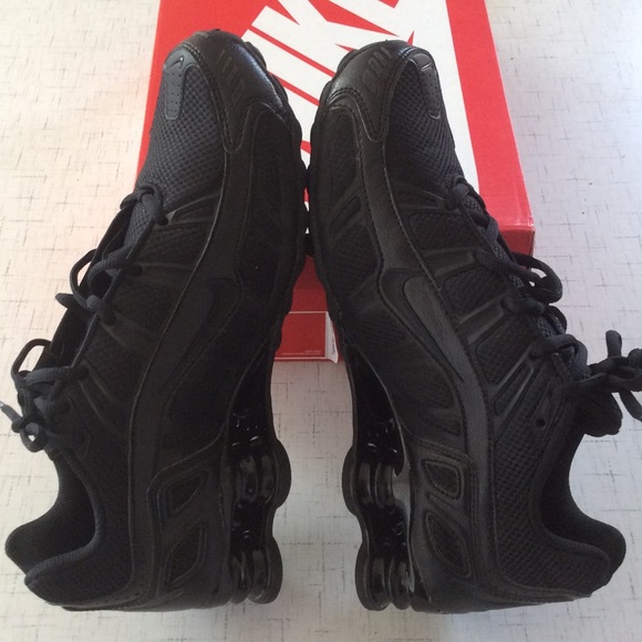 Nike Shoes - Nike Shox