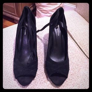 Black dress shoes