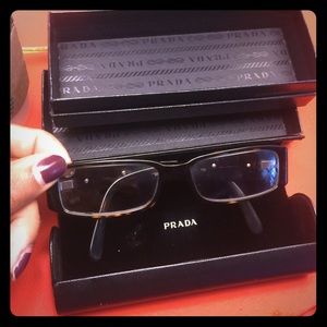 100 % Original PRADA !