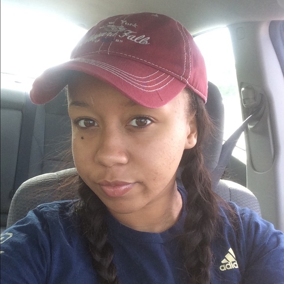 Meet your Posher, Amber - Picture 1 of 1