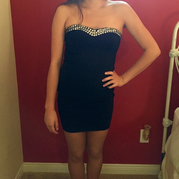 LBD - Picture 2 of 3
